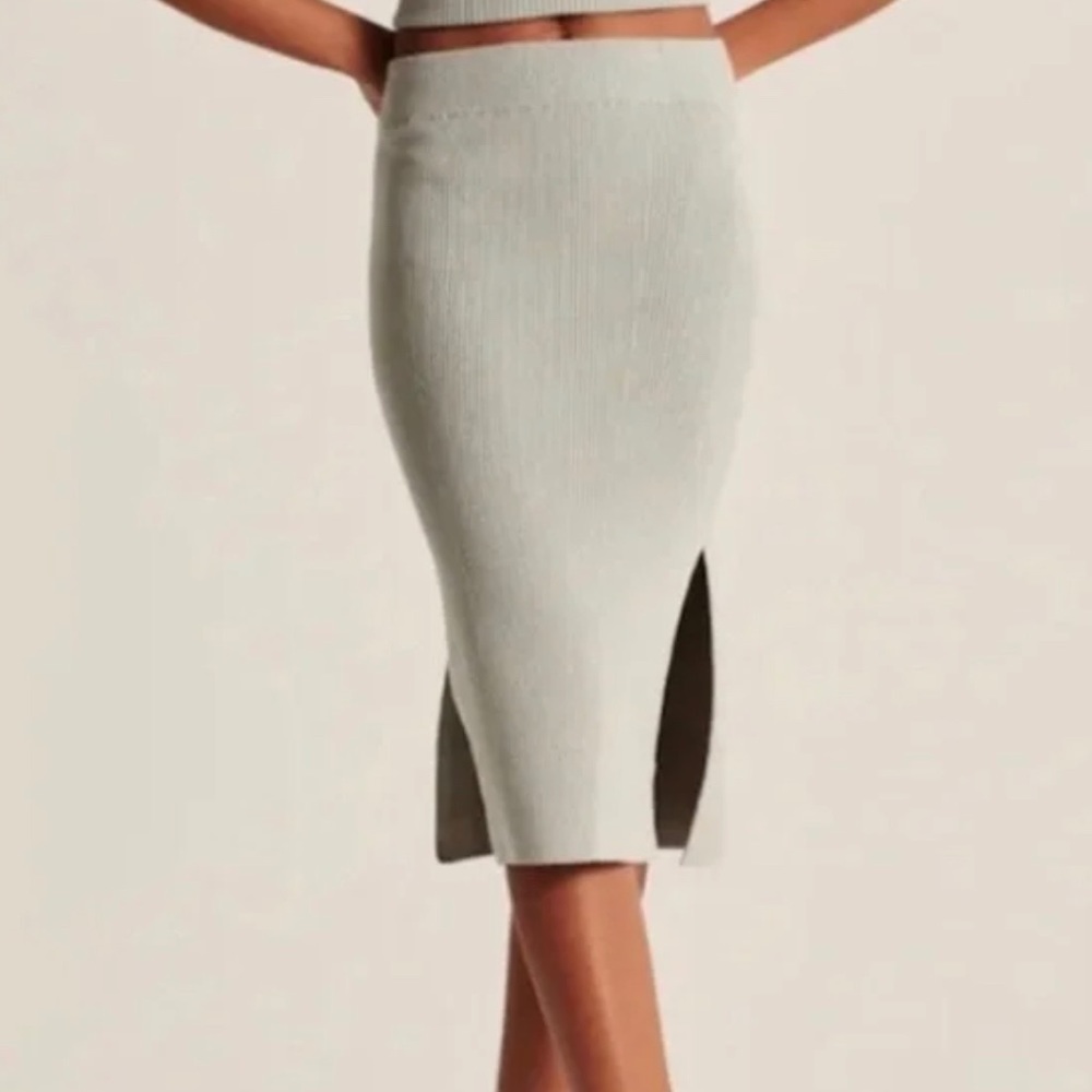 Abercrombie Sweater Knit MIDI Skirt